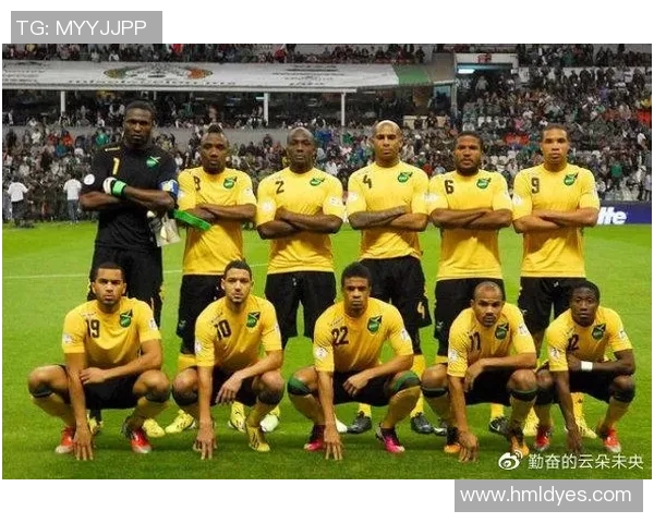 墨西哥足球明星在对阵牙买加的比赛中展现惊人技艺与团队合作精神